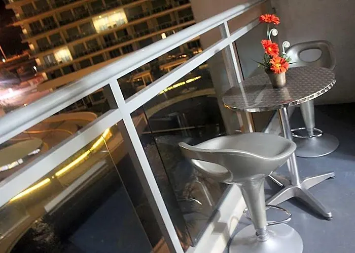 Azure C4 Beachpool Balcony Wifi Multiple Units 4*