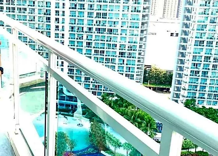 Azure C4 Beachpool Balcony Wifi Multiple Units Hotel 4*