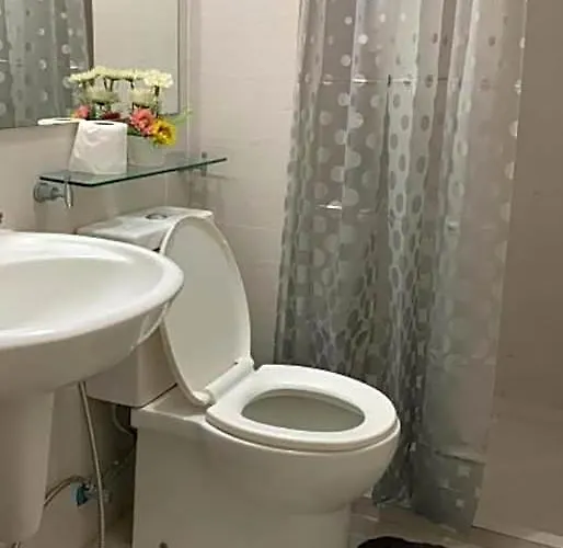 Azure C4 Beachpool Balcony Wifi Multiple Units 4* Manila