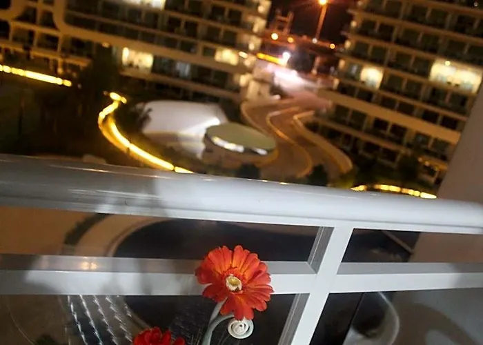 Azure C4 Beachpool Balcony Wifi Multiple Units Hotel Manila