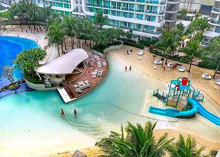 Отель Azure C4 Beachpool Balcony Wifi Multiple Units 4*
