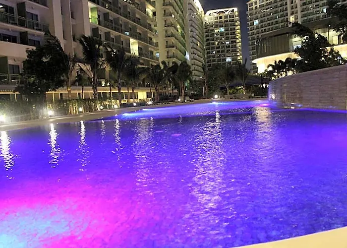 Azure C4 Beachpool Balcony Wifi Multiple Units 4* Манила